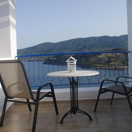 Rania Studios Poros Town Екстериор снимка